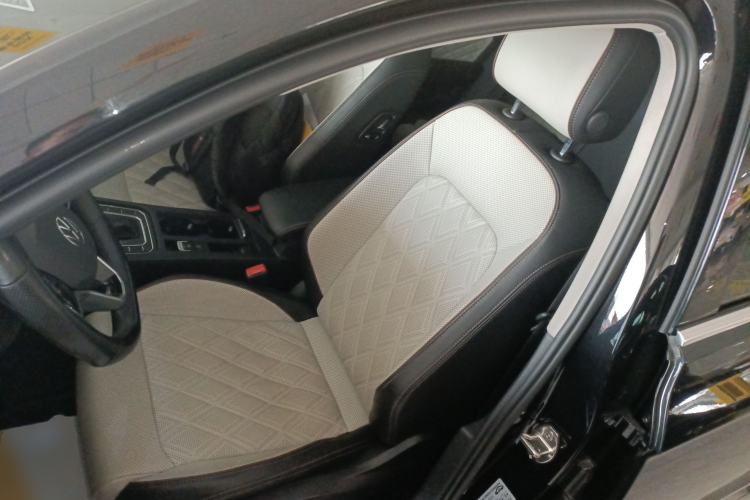 Used Volkswagen Magotan 2023 2 Million Units Commemorative Edition 330TSI DSG Luxury Version