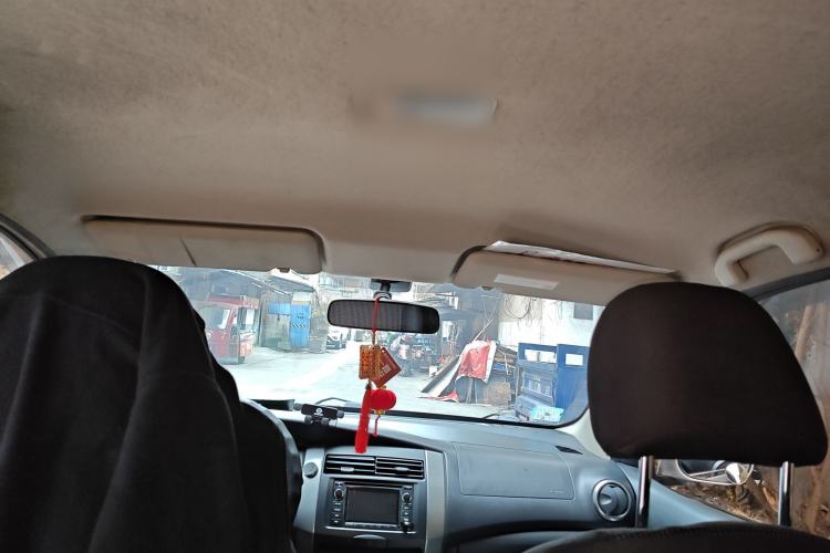 Used Nissan Livina 2010 Jingrui Edition 1.6L Manual Standard Model Headliner