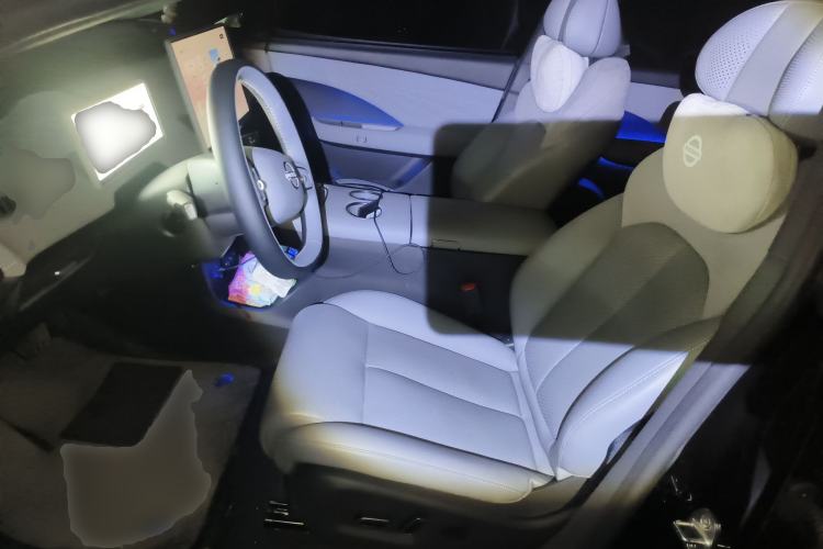 Used Nissan N7 2025 625 Pro Left Front Seat