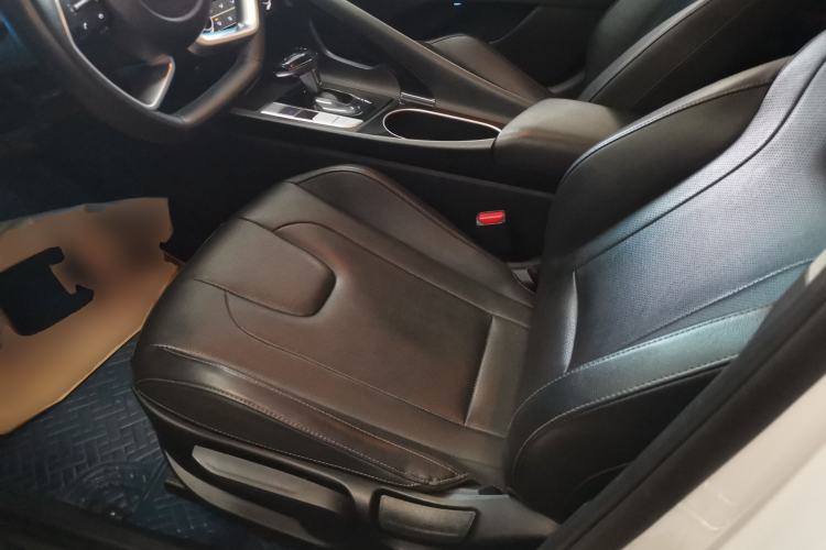 Used Hyundai Elantra 2022 1.5L CVT GLX Elite Edition Left Front Seat