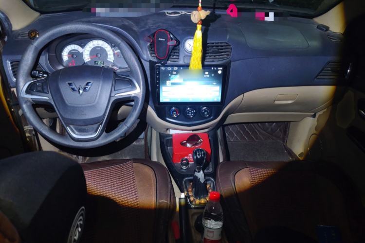 Used Wuling Hongguang 2014 1.5L S Luxury Model
