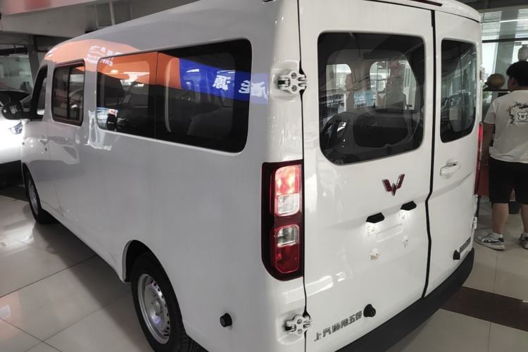 Used Wuling Yangguang 2025 Model 400km Bus Edition—Comfort Edition

