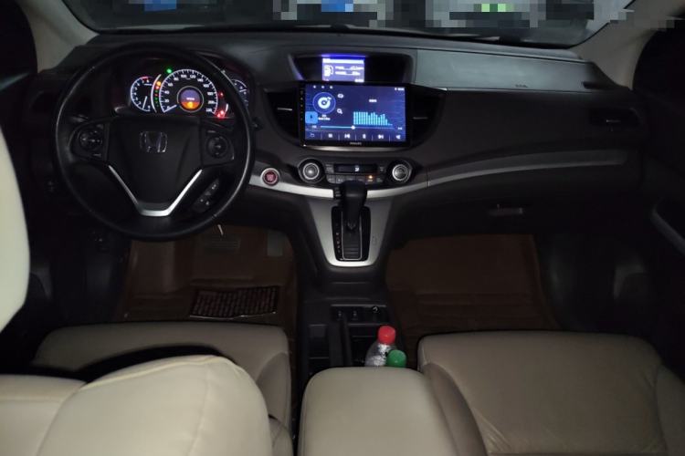 Used Honda CR-V 2013 2.4L two-wheel drive luxury version Center Console