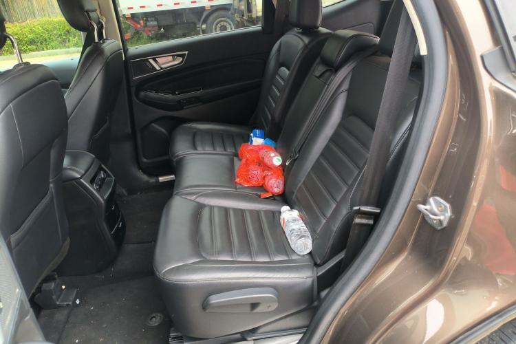 Used Ford Edge 2015 2.0T GTDi Two-Wheel-Drive High-Line Version