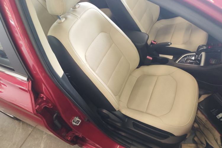 Used CHANGAN Alsvin V7 2015 1.6L Automatic Enjoyment Model China IV Standard