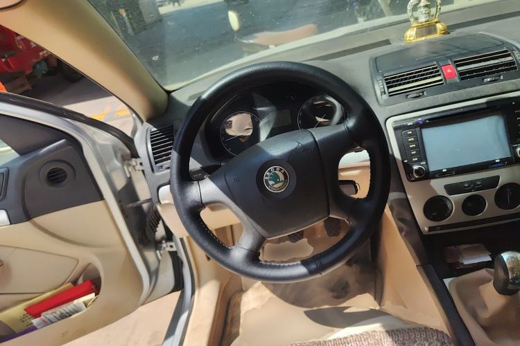 Used Skoda Octavia 2009 1.6L Manual Eado Edition Steering Wheel