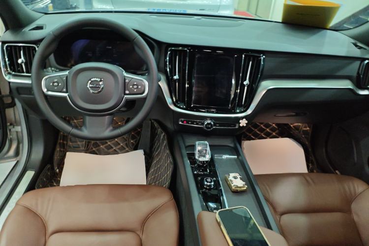 Used Volvo S60 2023 B4 Zhiyi Luxury Edition