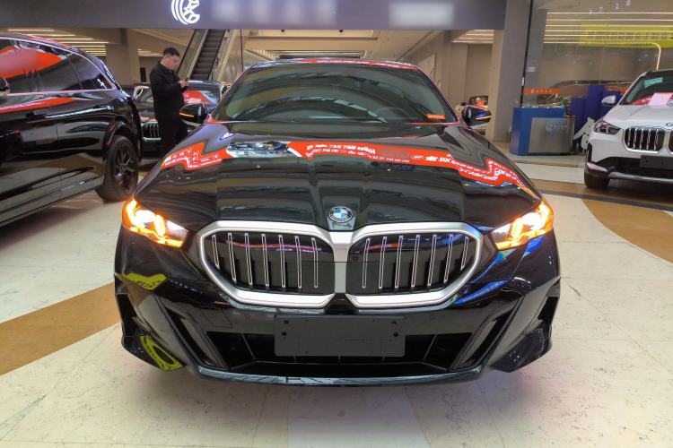 Used BMW 5 Series 2026 530Li Leading M Sport Package Front