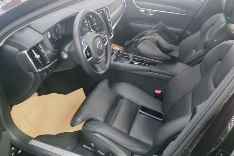 Used Volvo V90 2017 Cross Country T5 AWD Smart Range Edition