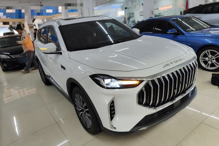 Used JETOUR X70 PLUS 2024 Champion Edition 1.5T DCT Champion PRO 5-Seater Front Right 45 Deg