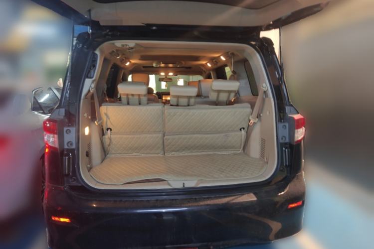 Used Nissan Quest 2015 3.5L SL Trunk