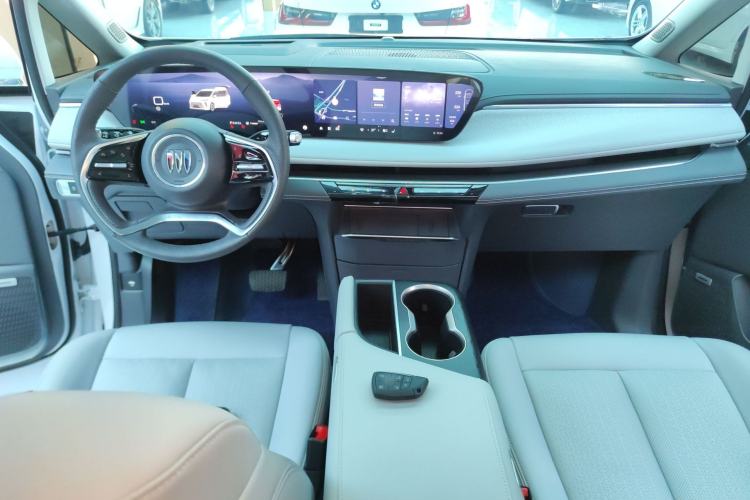 Used Buick GL8 2025 Lu Zun Deluxe Edition Interior 2