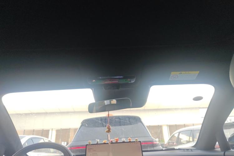 Used Nissan N7 2025 625 Max Headliner