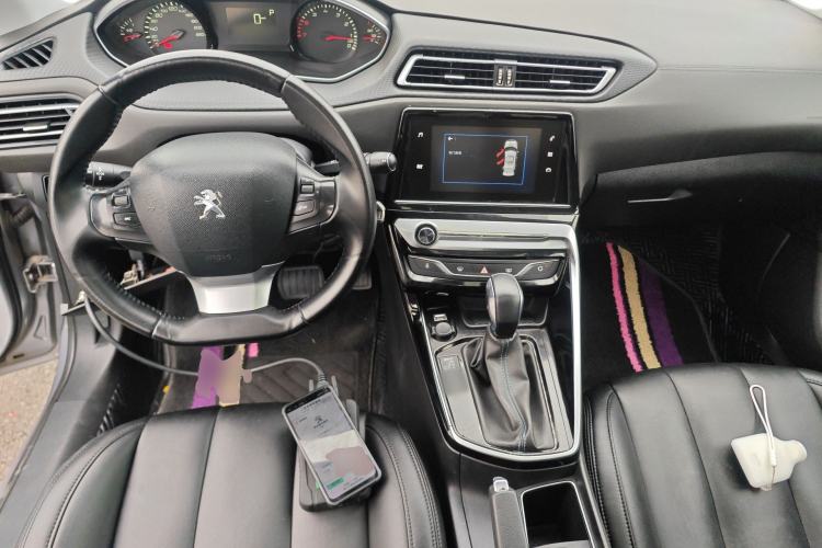 Used Peugeot 308 2016 1.6L Automatic Luxury Edition Center Console