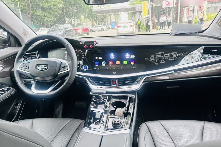 Used Geely Auto Emgrand GT New Energy 2018 1.5T PHEV Yaoxiang Edition Center Console