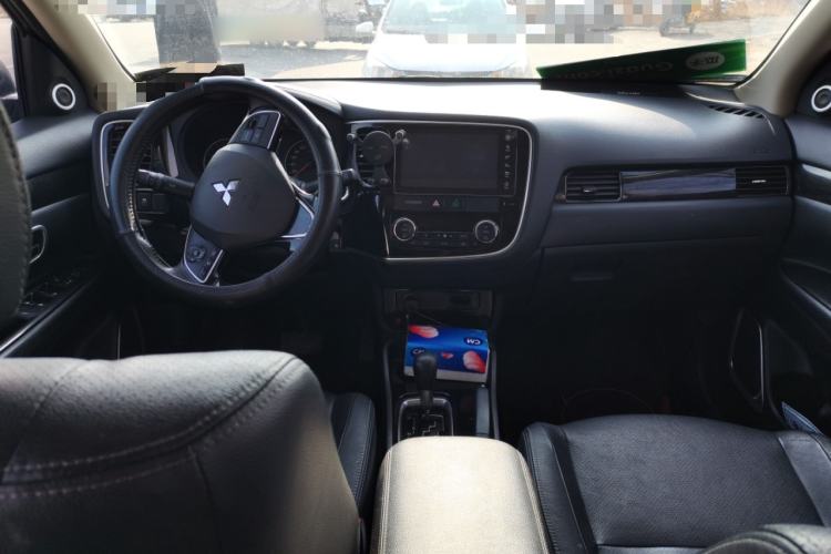 Used Mitsubishi Outlander 2017 2.0L Two-Wheel Drive Glory Edition 5 Seats
