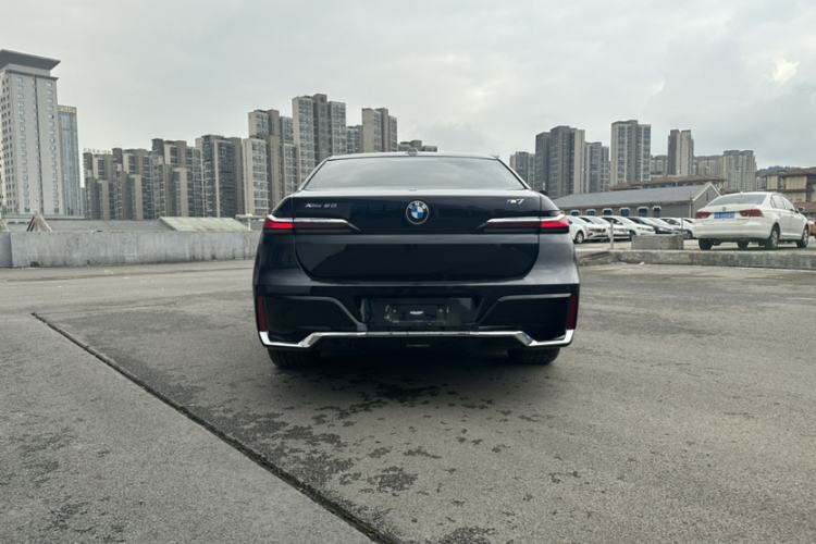 Used BMW 7 Series 2023 735Li M Sport Package Exterior 6