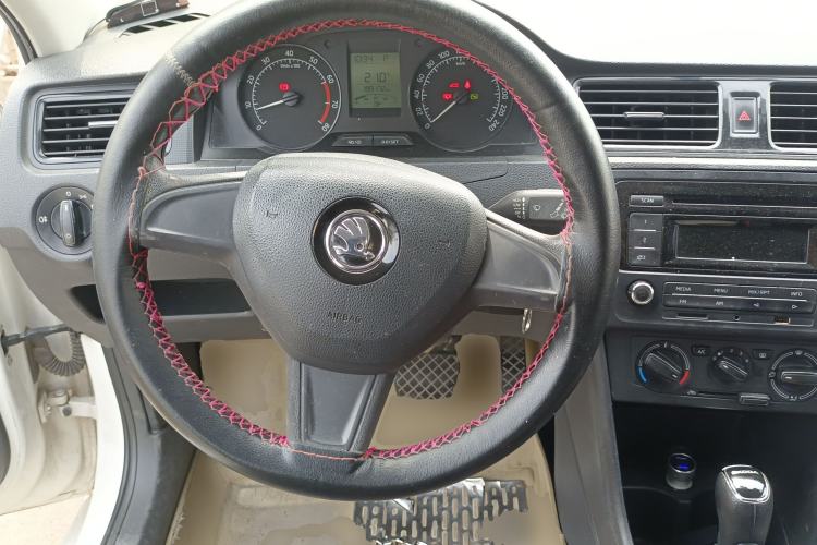 Used Skoda Rapid Spaceback 2014 1.6L Automatic Enjoyment Edition Steering Wheel