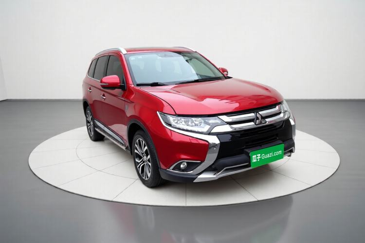 Used Mitsubishi Outlander 2016 2.4L 4x4 Luxury Edition 7-Seater Exterior 1
