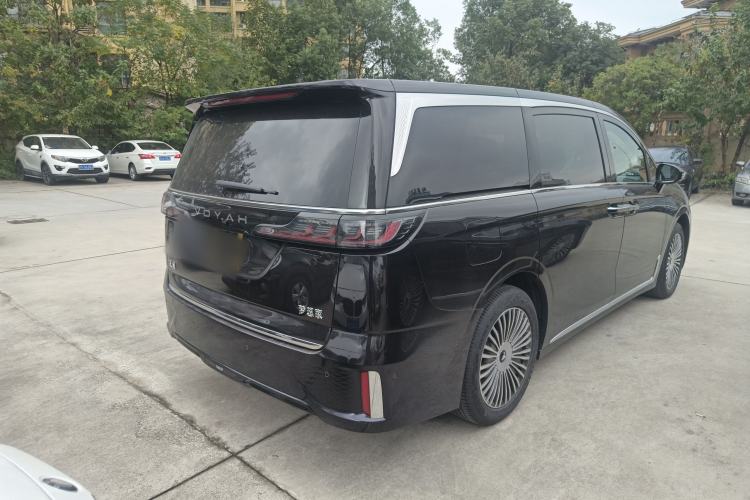 Used VOYAH Dream 2025 PHEV Four-Wheel Drive Excellence Kunpeng Edition
