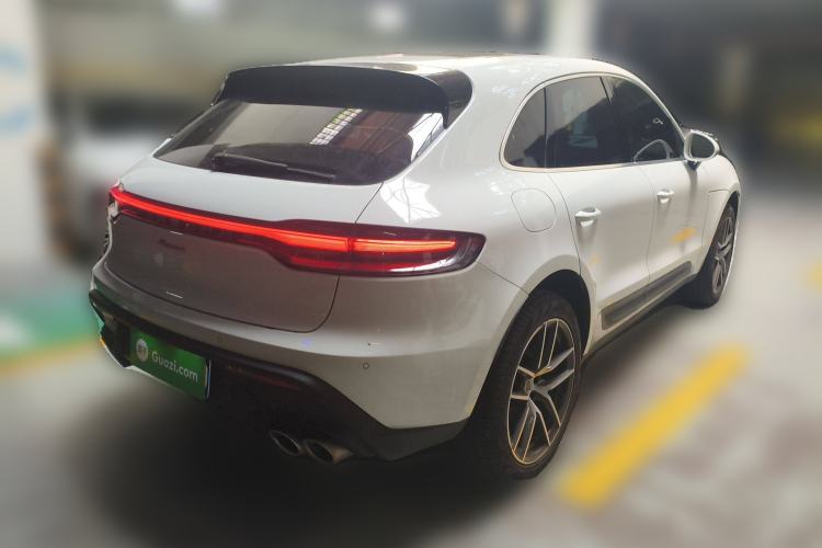 Used Porsche Macan 2023 Macan 2.0T Rear Right 45 Deg