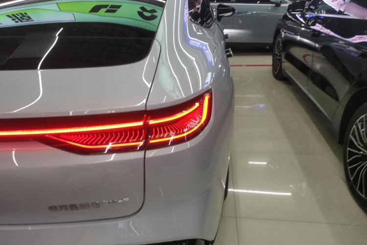 Used Geely Galaxy 8 2025 130km EM-P Starship Edition