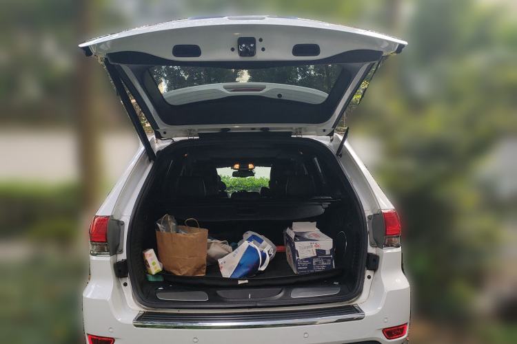 Used Jeep Grand Cherokee 2014 3.6L Elite Navigation Edition Trunk