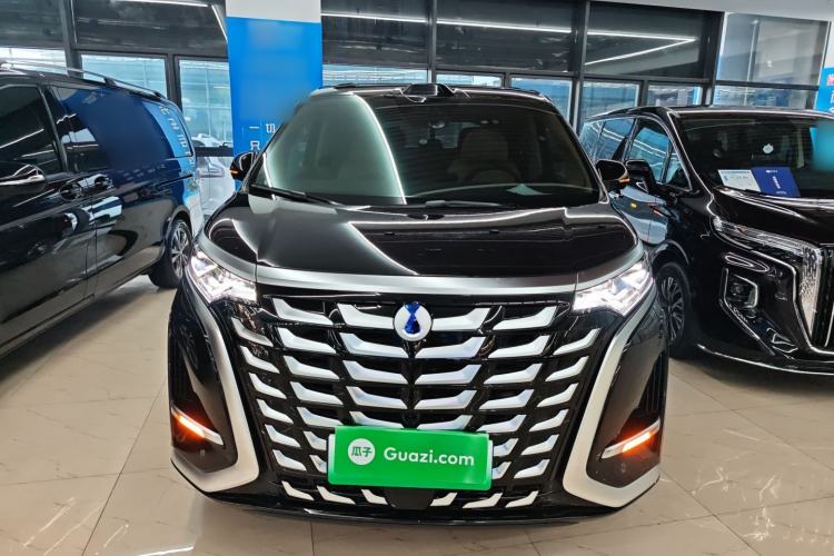 Used Denza D9 2025 DM-i Smart Drive 1020 Four-Wheel Drive Deluxe Model
