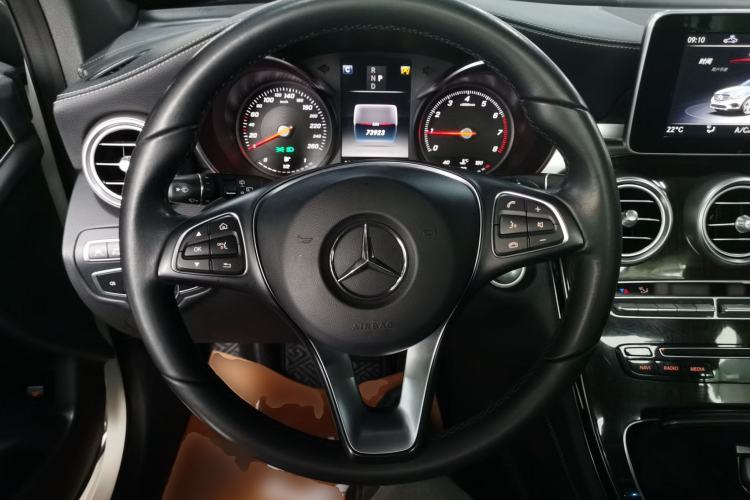 Used Mercedes-Benz GLC 2019 Facelift GLC 260 L 4MATIC Luxury Model Steering Wheel