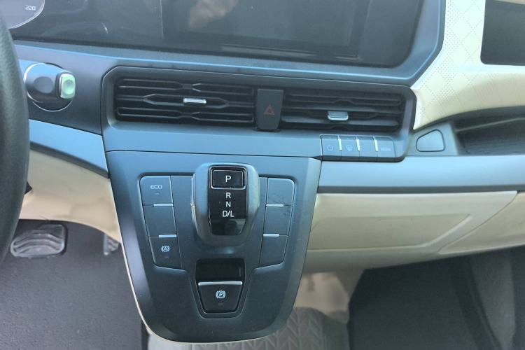 Used Ford Transit 2023 2.0T Diesel Automatic Multi-Purpose Commercial Vehicle Mid-Frame Mid-Roof 5/6 Seats Gear Lever