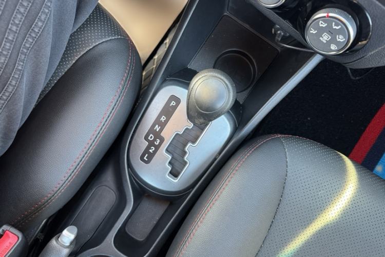 Used Kia K2 2015 Sedan 1.4L Automatic GLS