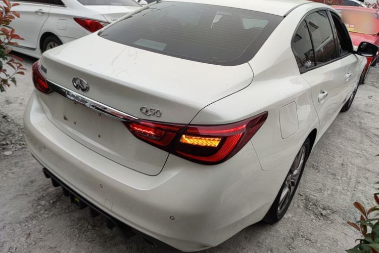 Used Infiniti Q50L 2018 2.0T Enjoyment Version China VI Standard
