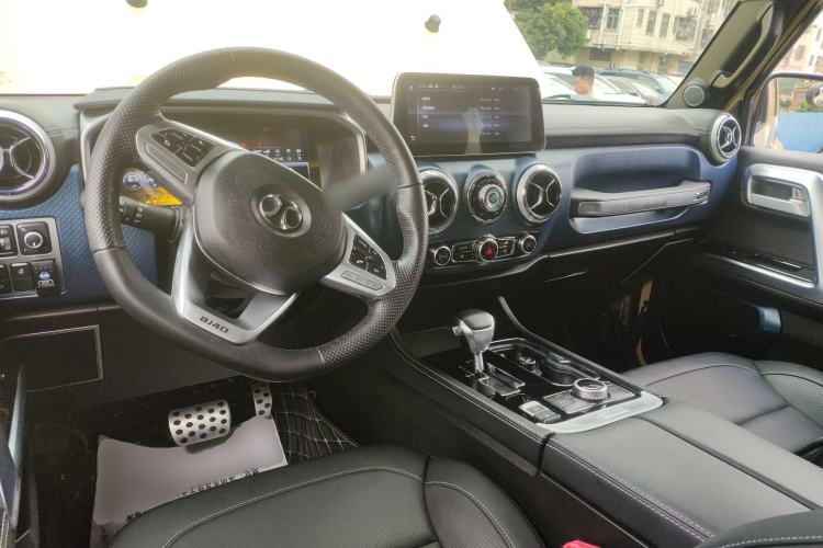 Used BAIC Off-Road BJ40 2019 2.3T Automatic Four-Wheel Drive Ring the Tower Champion Edition China VI Center Console