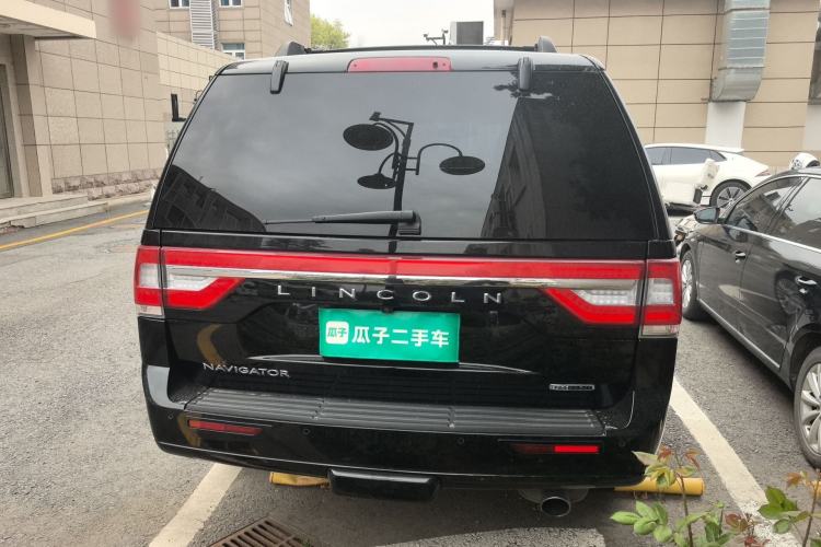 Used Lincoln Navigator 2016 3.5T AWD Rear