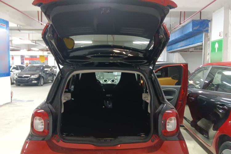 Used smart forfour 2016 1.0L 52 kW Dynamic Edition
