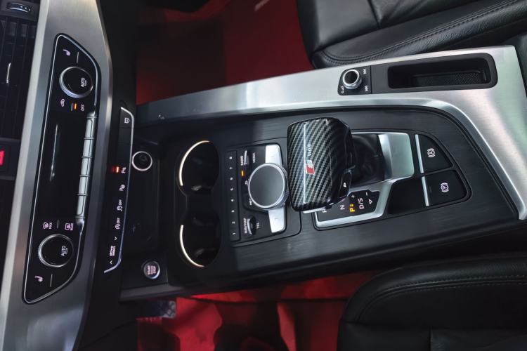 Used Audi A4L 2018 30th Anniversary Edition 40 TFSI Fashion Model Interior 8