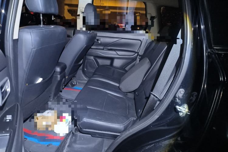 Used Mitsubishi Outlander 2017 2.0L Two-Wheel Drive Glory Edition 5 Seats Left Rear Seat