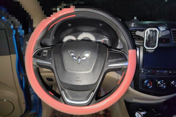 Used Wuling Hongguang 2013 1.5L S Luxury Model Steering Wheel