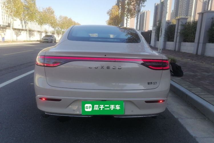 Used Hima Luxeed S7 2025 855 km Max