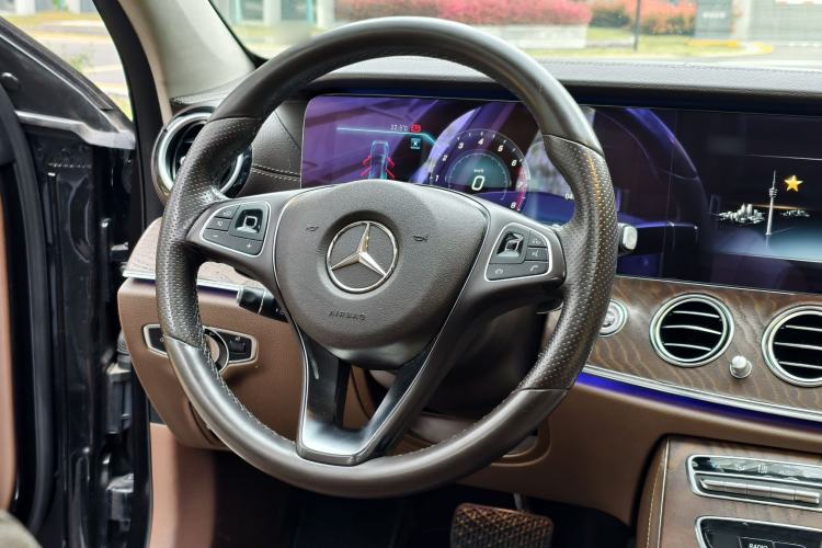 Used Mercedes-Benz E-Class 2018 Facelifted E 300 L Stylish Version Steering Wheel