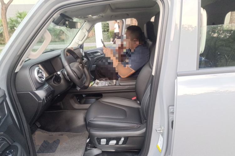 Used Tank 300 2025 2.0T Challenger Left Front Seat