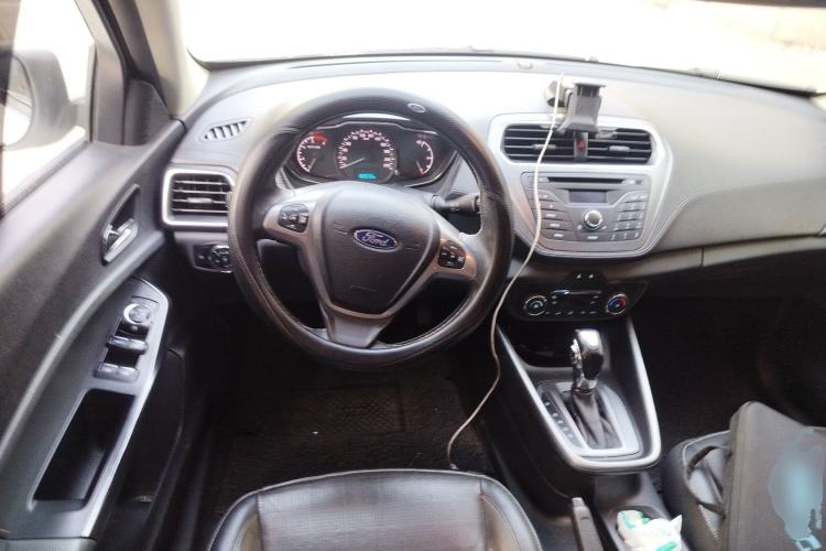 Used Ford Escort 2015 1.5L Automatic Fashion Model
