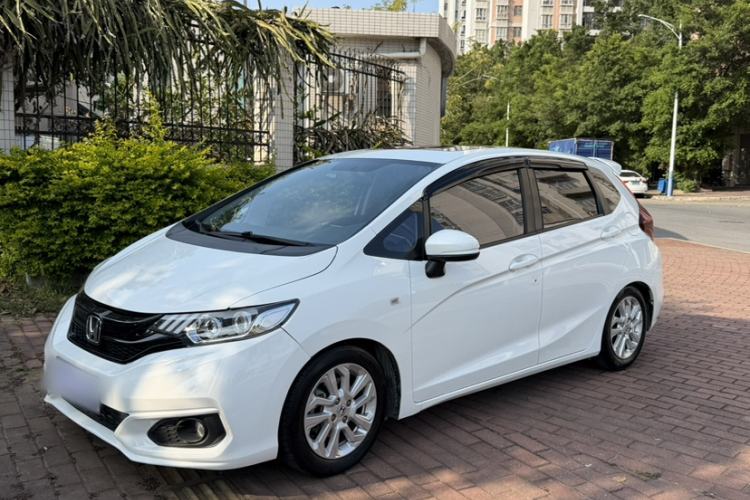 Used Honda Fit 2018 1.5L CVT Comfort Sunroof Version Exterior 10