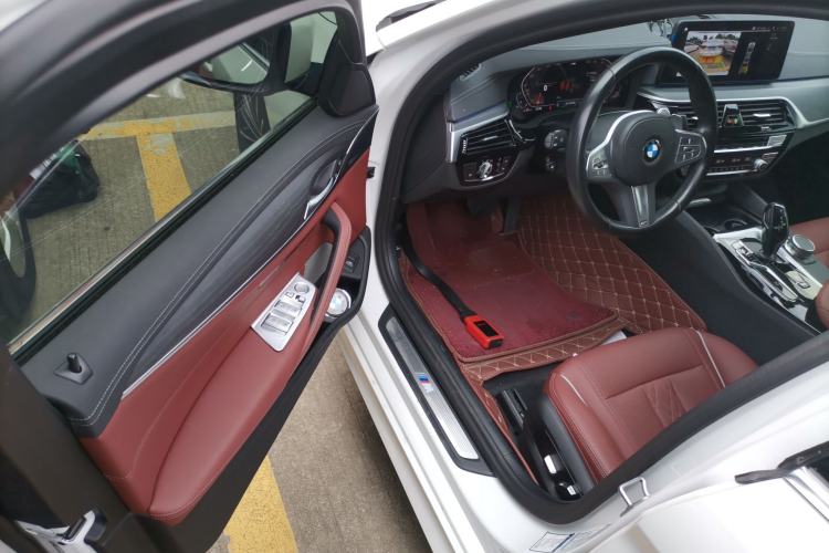 Used BMW 5 Series 2023 530Li Leading Model M Sport Package Driver Seat