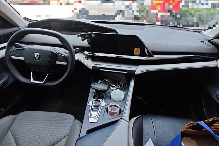 Used CHANGAN UNI-V iDD 2023 Zhidian iDD 1.5T 113km Smart & Fun Version (Rapid Edition) Center Console