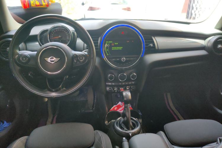 Used MINI 2016 1.5T COOPER Pioneer Edition Five-Door Model
