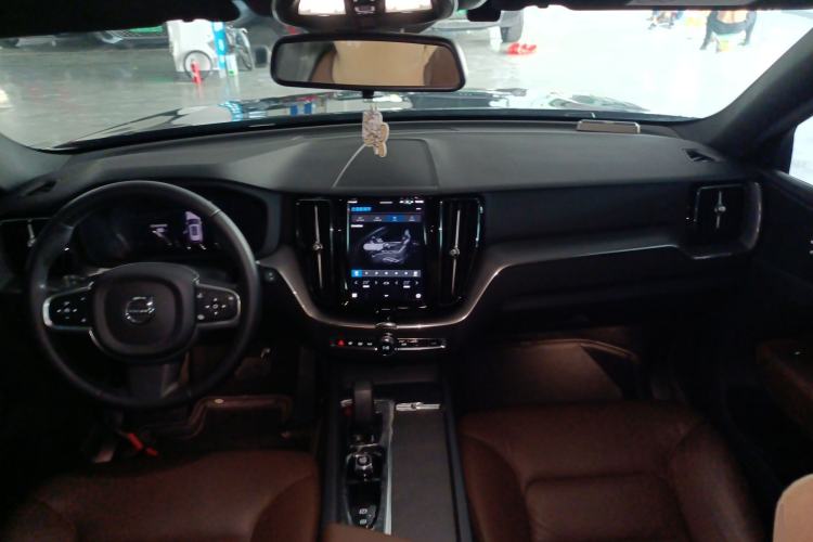 Used Volvo XC60 2024 B5 4x4 Smart Luxury Edition