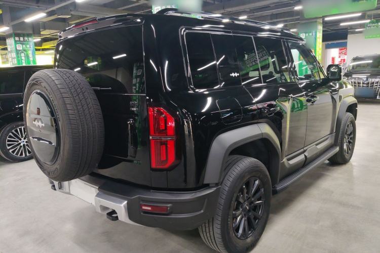 Used Formula Leopard 5 2023 Navigator Edition
