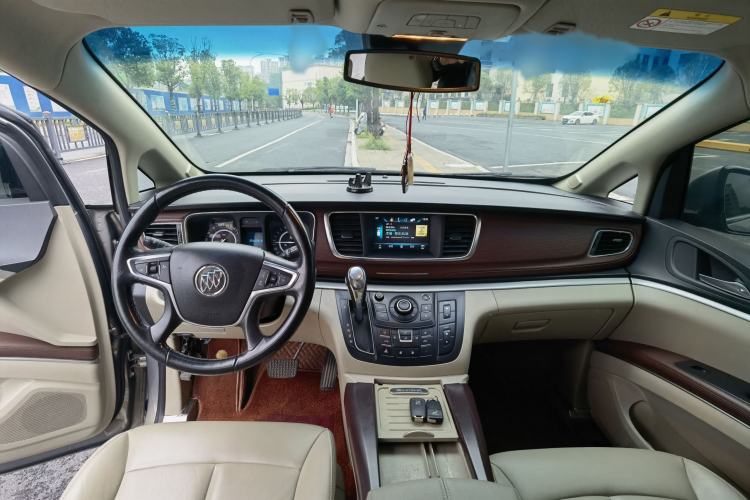 Used Buick GL8 2018 28T Luxury Model China VI Standard
