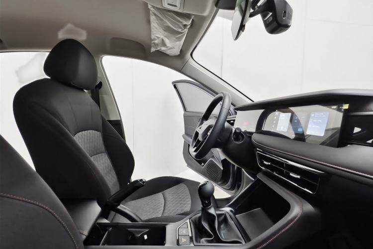 Used Roewe i5 2023 1.5L Manual Comfort Edition Interior 7